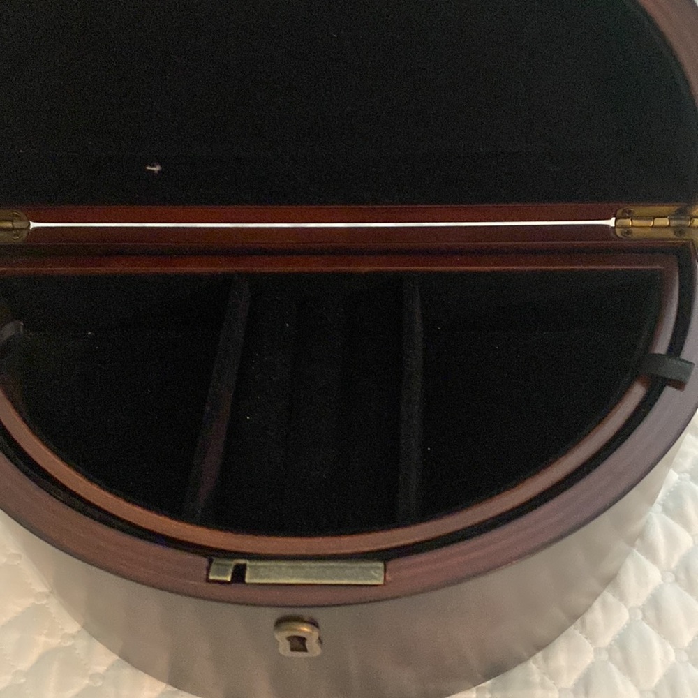 Small Jewelry Box - Picture 2 of 7
